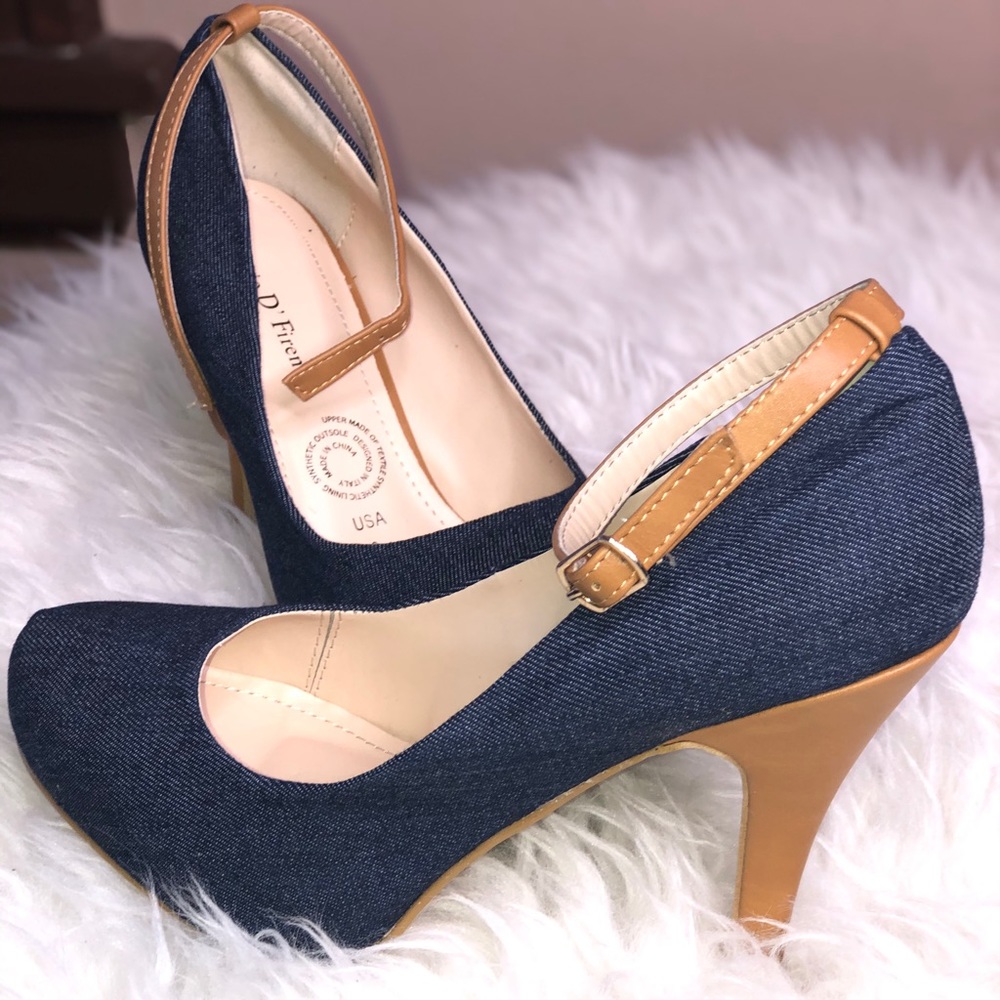 Pumps size 9 with ankle strap
